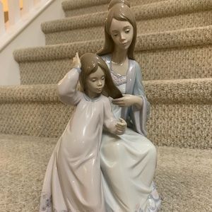 Vintage LLADRO Mother Brushing Daughter's Hair